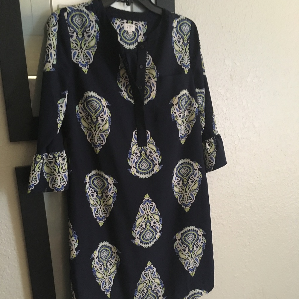 Crown & Ivy shift dress sz 4